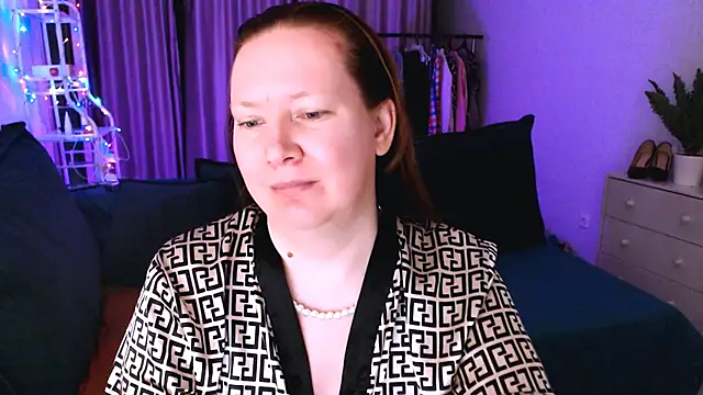 Snapshot of GoddessLara chatting on February 23, 1:46 am GoddessLara online show from February 23, 1:46 am