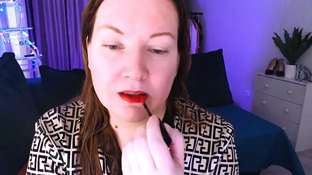 Snapshot of GoddessLara chatting on March 14, 5:05 am GoddessLara online show from March 14, 5:05 am