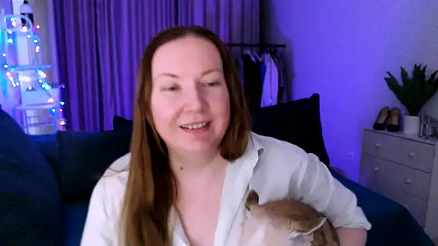 Snapshot of GoddessLara chatting on March 15, 6:25 am GoddessLara online show from March 15, 6:25 am
