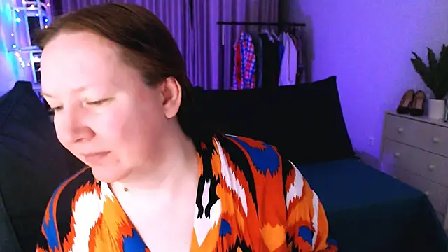 Snapshot of GoddessLara chatting on March 18, 1:10 am GoddessLara online show from March 18, 1:10 am