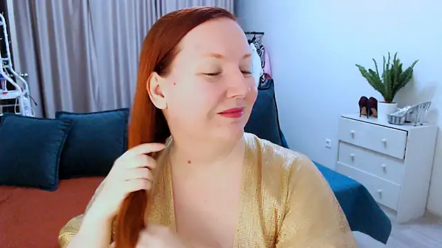 Snapshot of GoddessLara chatting on September 15, 10:10 pm GoddessLara online show from September 15, 10:10 pm
