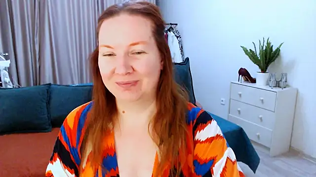Snapshot of GoddessLara chatting on October 3, 7:55 pm GoddessLara online show from October 3, 7:55 pm