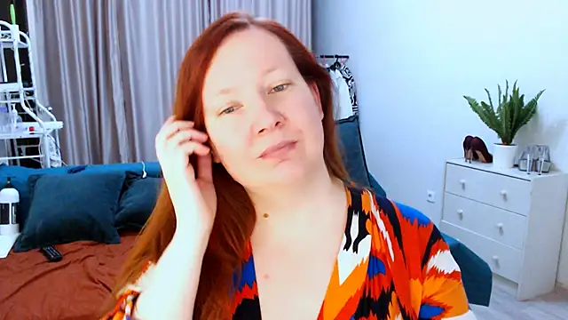 Snapshot of GoddessLara chatting on October 14, 12:06 pm GoddessLara online show from October 14, 12:06 pm