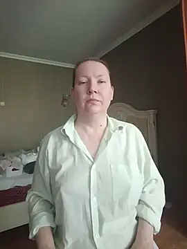 Snapshot of GoddessLara chatting on June 30, 2:12 am GoddessLara online show from June 30, 2:12 am