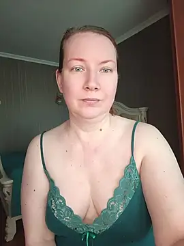 Snapshot of GoddessLara chatting on July 10, 12:04 am GoddessLara online show from July 10, 12:04 am