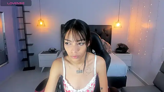 AMELIELEONE online show from January 17, 11:49 am