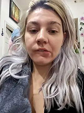 ScarletCallings420 online show from December 21, 8:21 pm