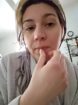 ScarletCallings420 online show from December 22, 9:20 pm