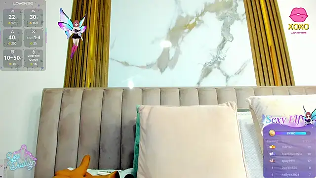 Snapshot of CristinSexy chatting on February 25, 10:47 am CristinSexy online show from February 25, 10:47 am