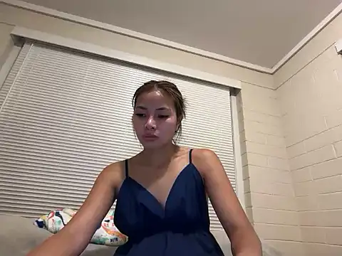Snapshot of pinay6969 chatting on July 17, 8:10 am pinay6969 online show from July 17, 8:10 am