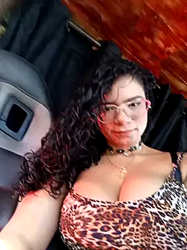 Simone Miller online show from December 31, 2:58 pm
