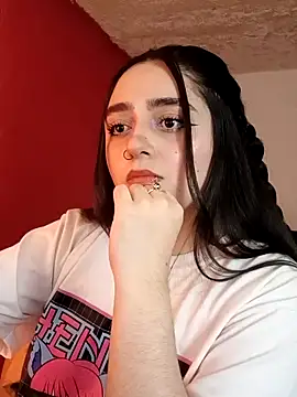 IvonneT online show from November 9, 12:09 am