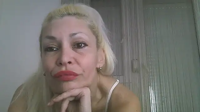 Snapshot of EvaaMina chatting on February 3, 3:17 pm EvaaMina online show from February 3, 3:17 pm