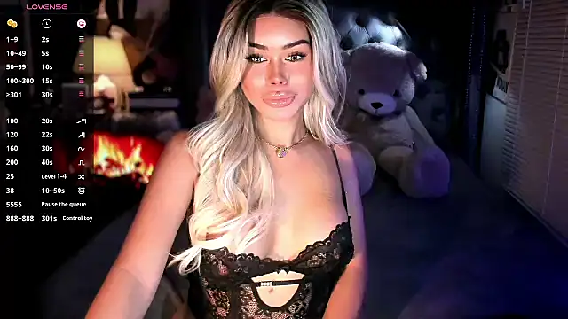 webcumgodess online show from May 10, 3:50 pm