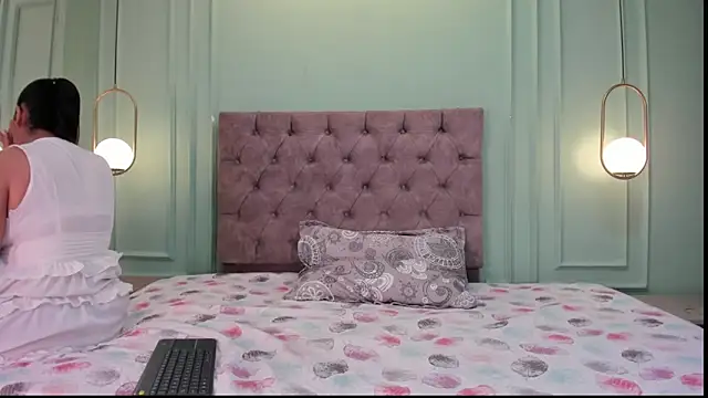 kathe hot online show from February 22, 8:31 pm