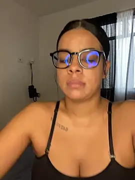 trianawhite online show from December 27, 7:24 pm