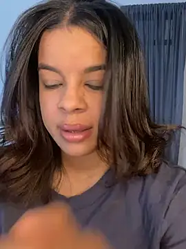 trianawhite online show from March 3, 9:59 pm