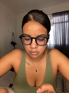 trianawhite online show from March 15, 7:38 pm