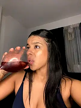 trianawhite online show from November 19, 11:49 pm