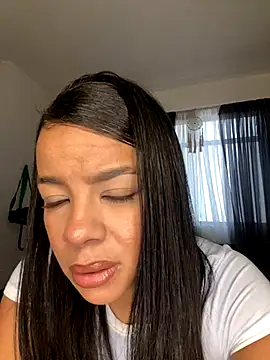 trianawhite online show from November 22, 5:23 pm