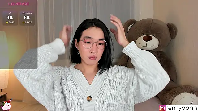 Snapshot of Ren_yoon chatting on May 7, 4:51 am Ren yoon online show from May 7, 4:51 am