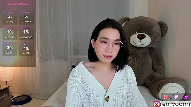 Snapshot of Ren_yoon chatting on May 11, 12:38 am Ren yoon online show from May 11, 12:38 am