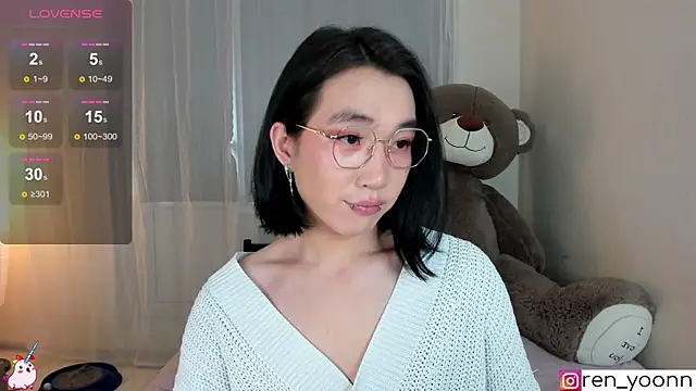Snapshot of Ren_yoon chatting on June 1, 9:00 am Ren yoon online show from June 1, 9:00 am