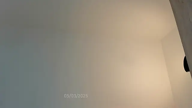 Snapshot of sweetest_bella chatting on March 5, 9:59 pm sweetest bella online show from March 5, 9:59 pm