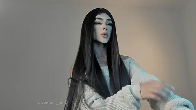 Snapshot of sweetest_bella chatting on March 11, 12:44 am sweetest bella online show from March 11, 12:44 am