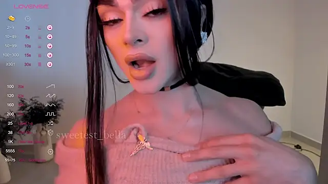 Snapshot of sweetest_bella chatting on October 3, 7:22 pm sweetest bella online show from October 3, 7:22 pm