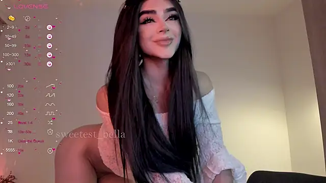 Snapshot of sweetest_bella chatting on November 8, 7:56 pm sweetest bella online show from November 8, 7:56 pm