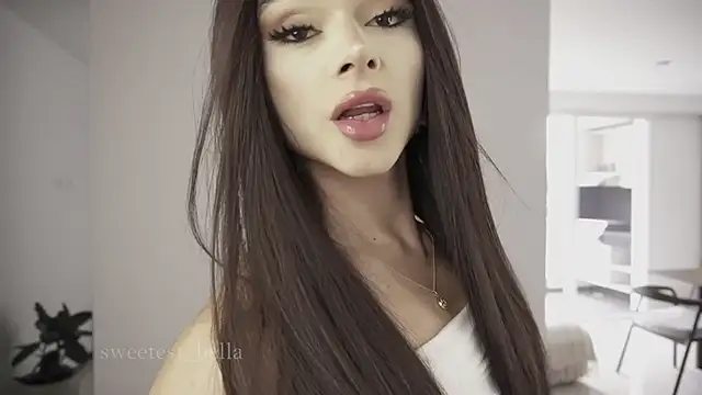 Snapshot of sweetest_bella chatting on May 15, 8:05 pm sweetest bella online show from May 15, 8:05 pm