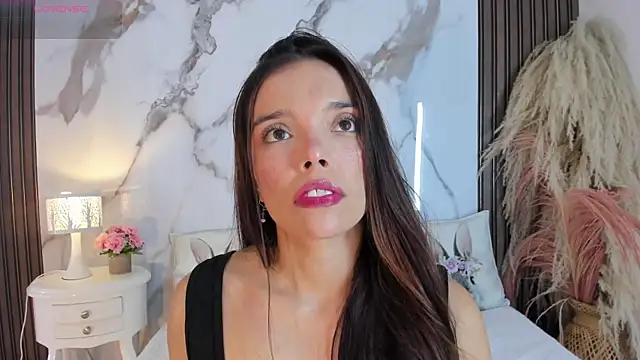 hannahill69 online show from March 27, 5:02 am