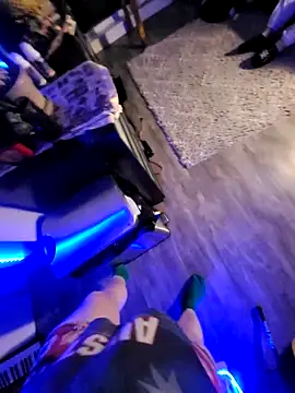 Snapshot of gdawg78 chatting on March 21, 2:50 am gdawg78 online show from March 21, 2:50 am