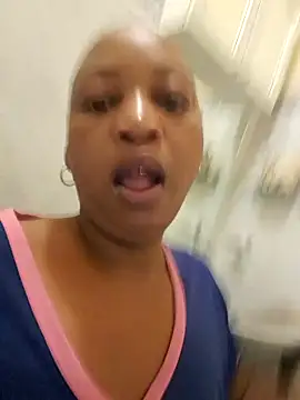 winterqueenx online show from March 21, 2:18 am