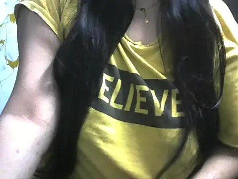 Snapshot of Bold-Radhika chatting on December 17, 10:43 am Bold-Radhika online show from December 17, 10:43 am