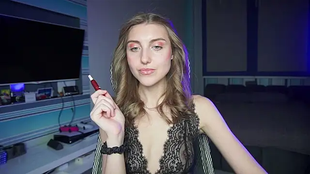 Snapshot of CassiaBlade1 chatting on October 13, 4:40 pm CassiaBlade1 online show from October 13, 4:40 pm