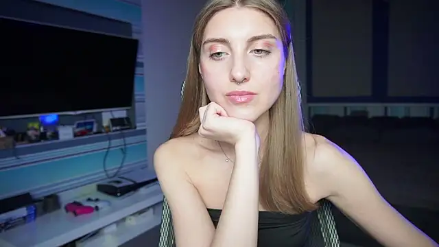 Snapshot of CassiaBlade1 chatting on October 15, 3:45 pm CassiaBlade1 online show from October 15, 3:45 pm