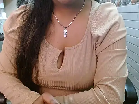 LovingPihu online show from February 11, 5:45 am