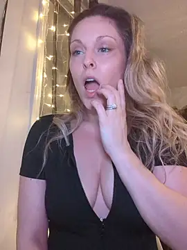 SavageHouseTV online show from August 1, 12:54 am