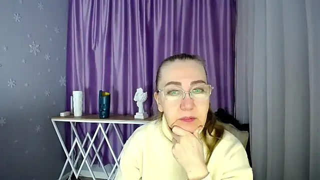 queen a n i online show from March 9, 8:29 am