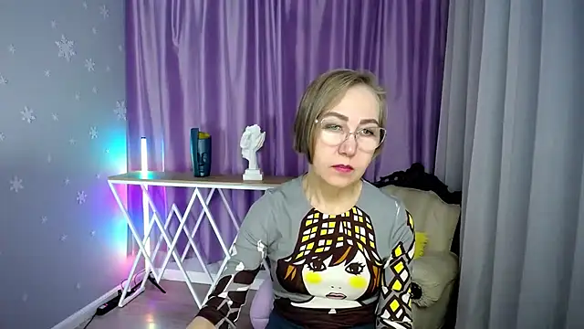 queen a n i online show from October 29, 9:00 am