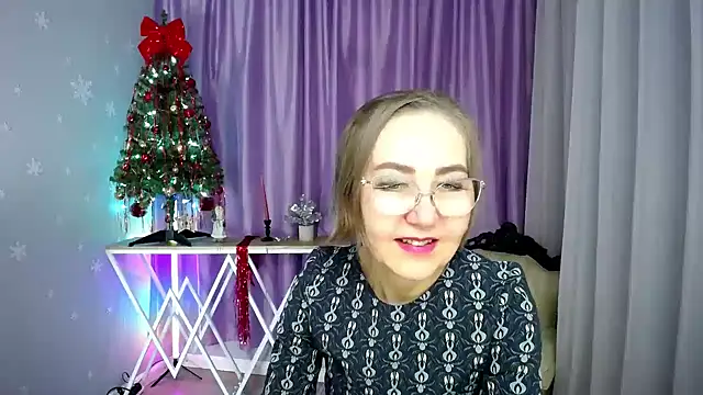 queen a n i online show from January 6, 10:52 am