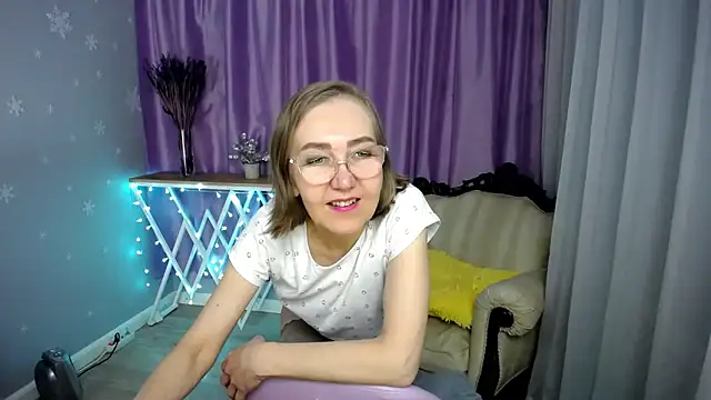 queen a n i online show from April 10, 10:31 am