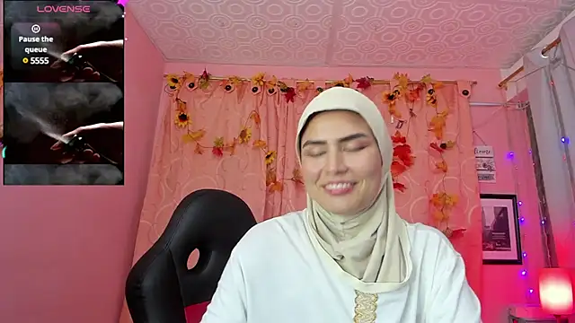 Snapshot of DarshaKhemu chatting on January 29, 12:33 am DarshaKhemu online show from January 29, 12:33 am