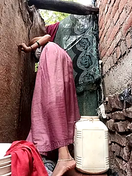 Snapshot of Mohni_Das chatting on July 7, 8:07 am Mohni Das online show from July 7, 8:07 am