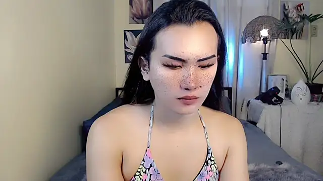 beatrice 21 online show from October 30, 12:45 am