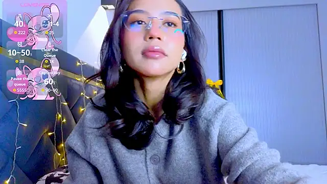 Mia Tin online show from December 18, 4:24 pm