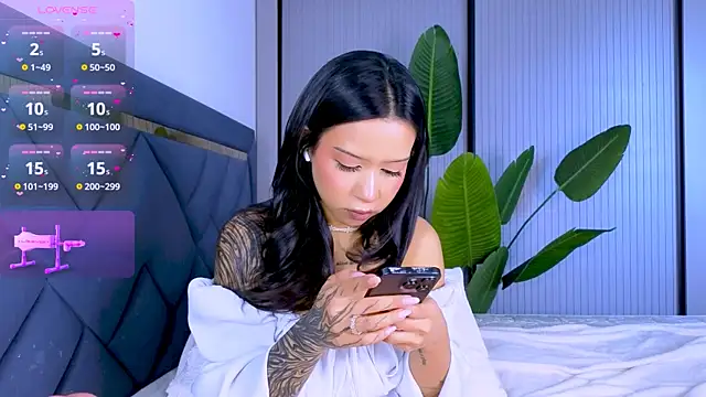 Snapshot of Mia_Tin chatting on July 13, 10:51 am Mia Tin online show from July 13, 10:51 am