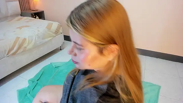 Snapshot of EYMI_TOMSOM chatting on October 28, 11:03 am EYMI TOMSOM online show from October 28, 11:03 am